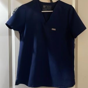 Figs scrub top
